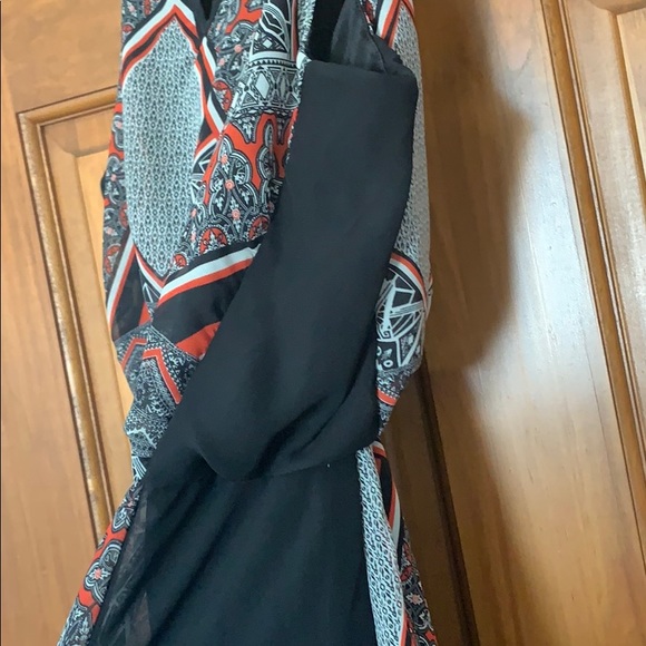 Black and red design dress from Francesca’s - Picture 3 of 5